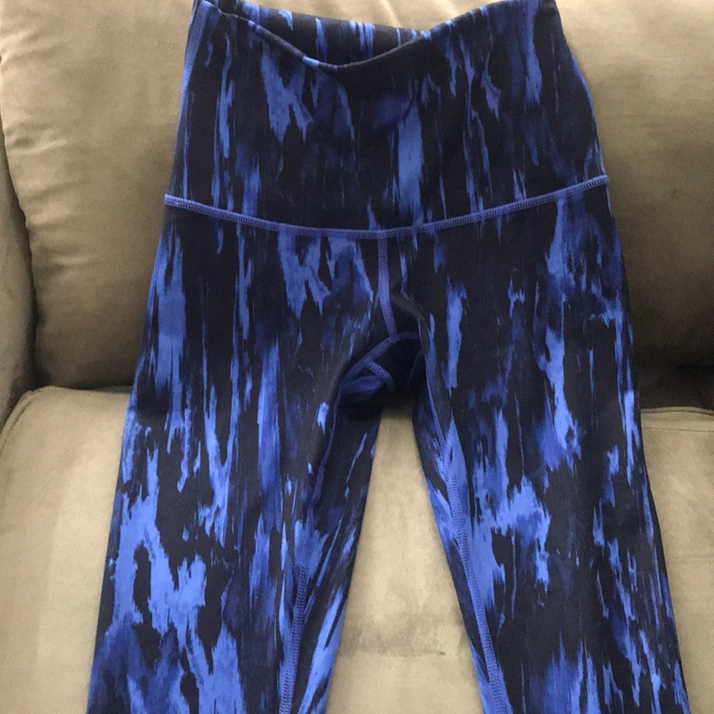 Lululemon tights.